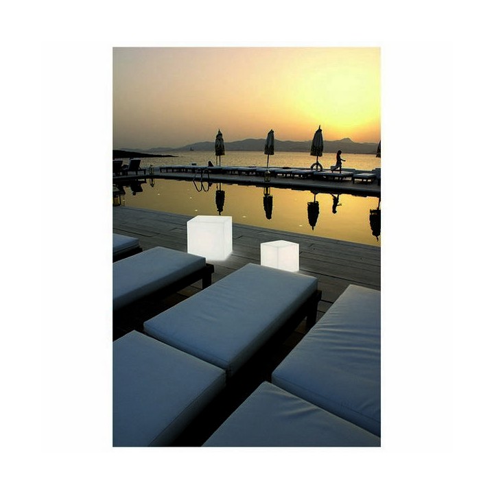 Luminaria de Exterior Christer BLOCK IP55 E27 33W 30x30cm+anclaje Blanco