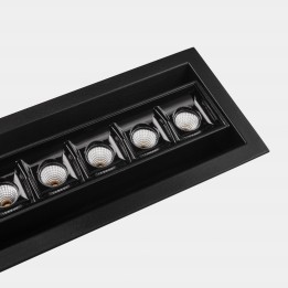Downlight Bento Adjustable 6 LEDS 12.2W Blanco cálido - 2700K CRI 90 48º Negro IP23 802lm Leds C4 90-7189-60-60