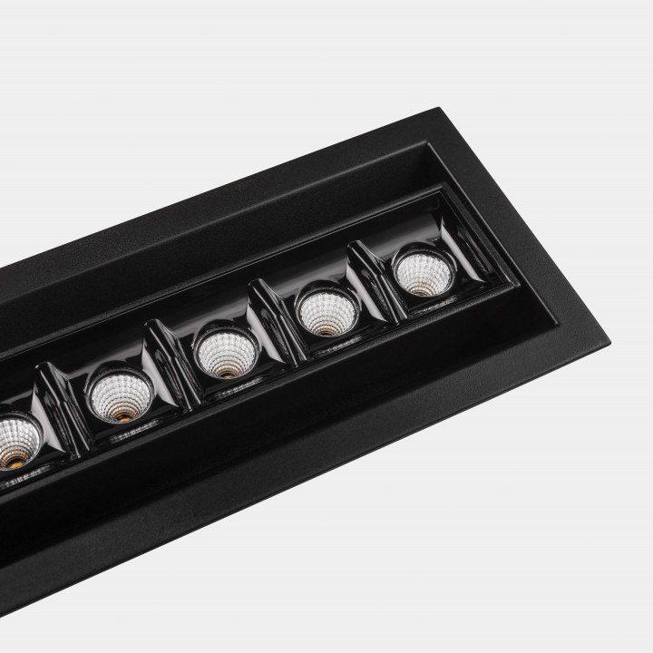 Downlight Bento Adjustable 6 LEDS 12.2W Blanco cálido - 2700K CRI 90 48º Negro IP23 802lm Leds C4 90-7189-60-60